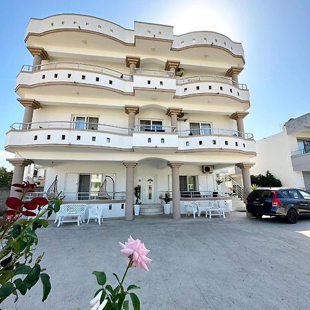 Apartmens Xhenis Lux 乌尔齐尼 外观 照片