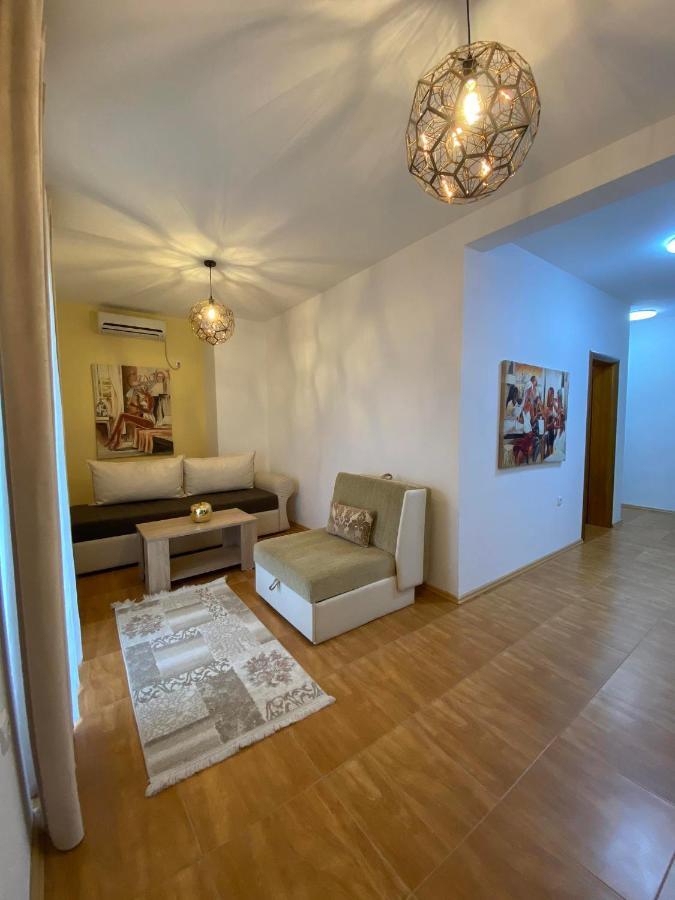 Apartmens Xhenis Lux 乌尔齐尼 外观 照片