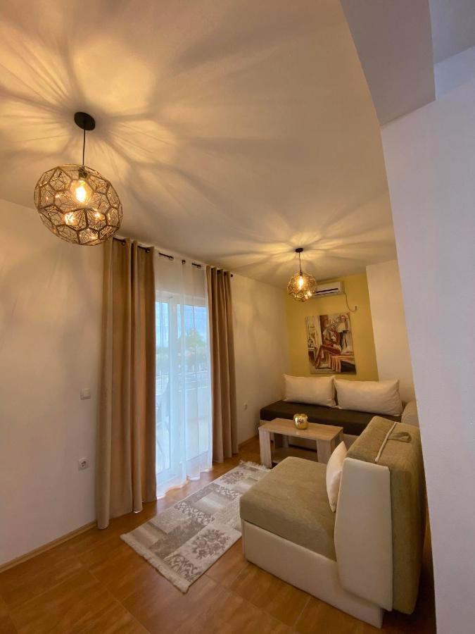 Apartmens Xhenis Lux 乌尔齐尼 外观 照片