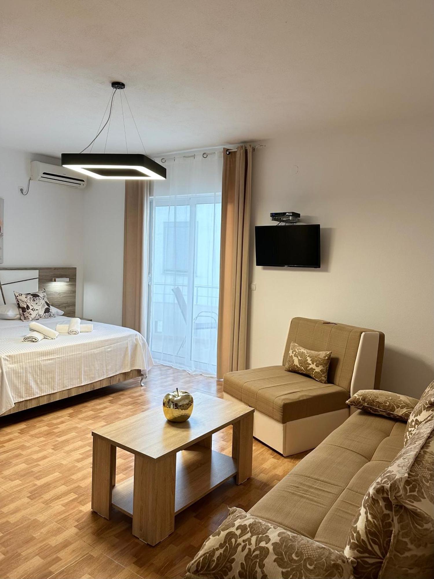 Apartmens Xhenis Lux 乌尔齐尼 外观 照片