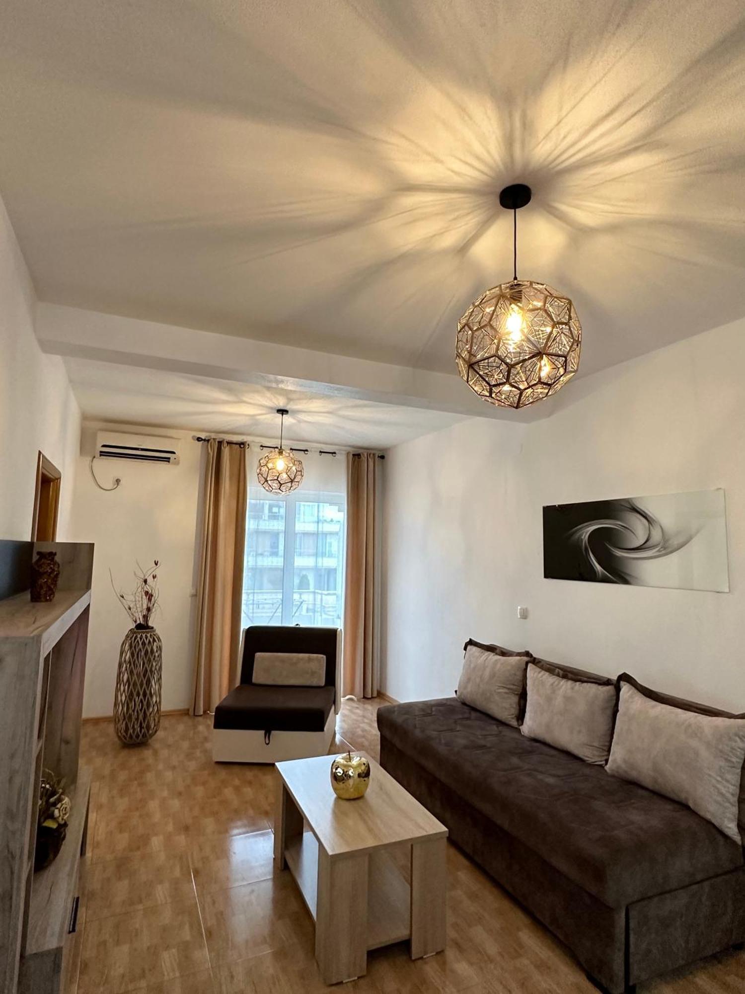 Apartmens Xhenis Lux 乌尔齐尼 外观 照片