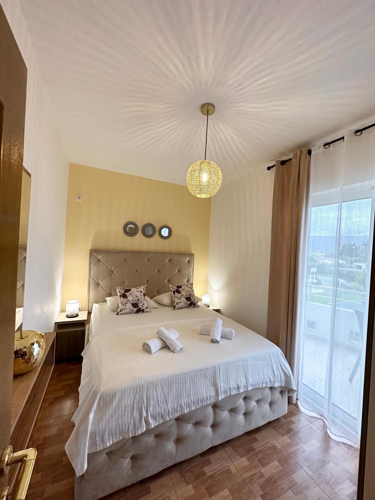 Apartmens Xhenis Lux 乌尔齐尼 外观 照片