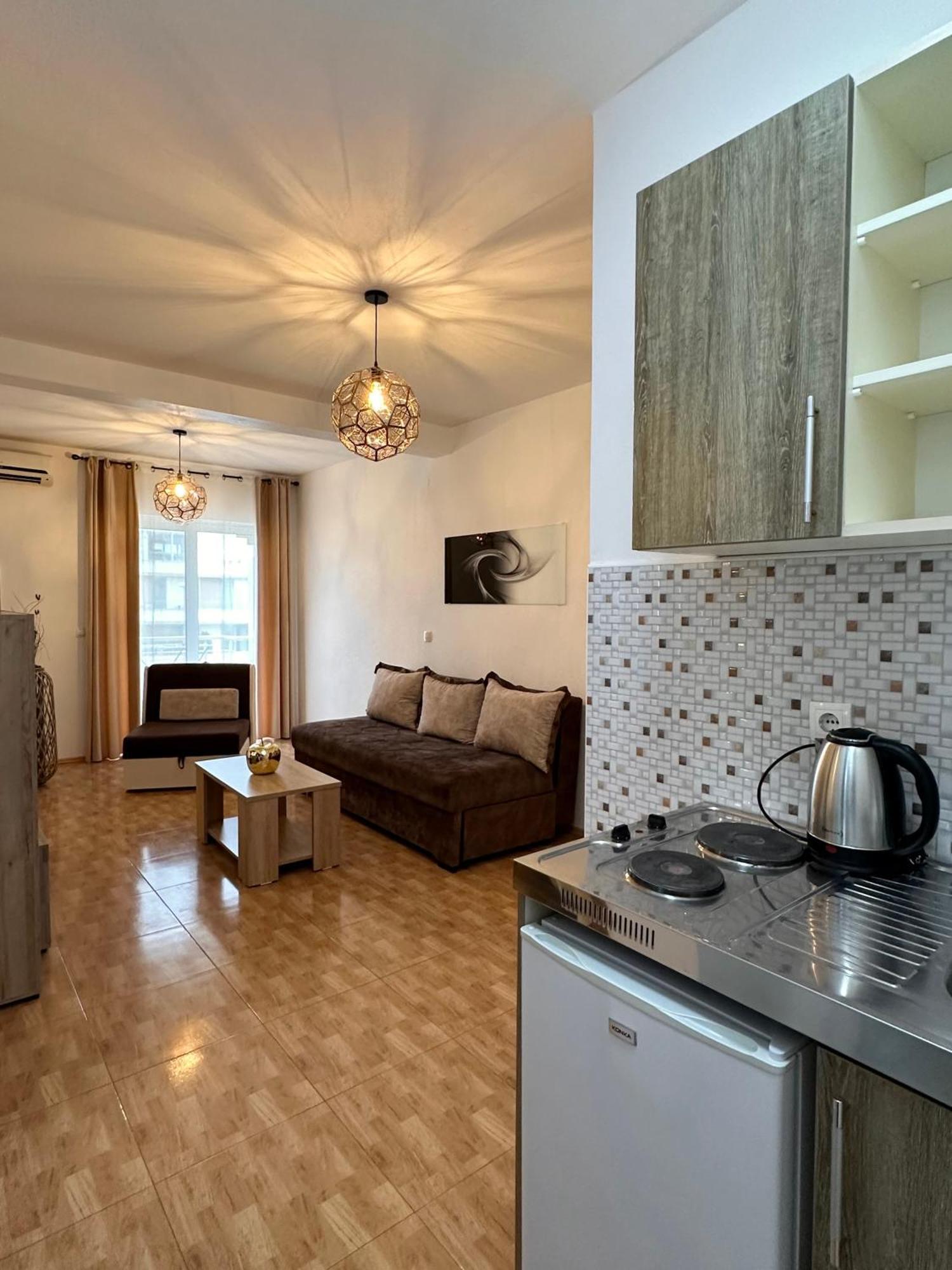 Apartmens Xhenis Lux 乌尔齐尼 外观 照片