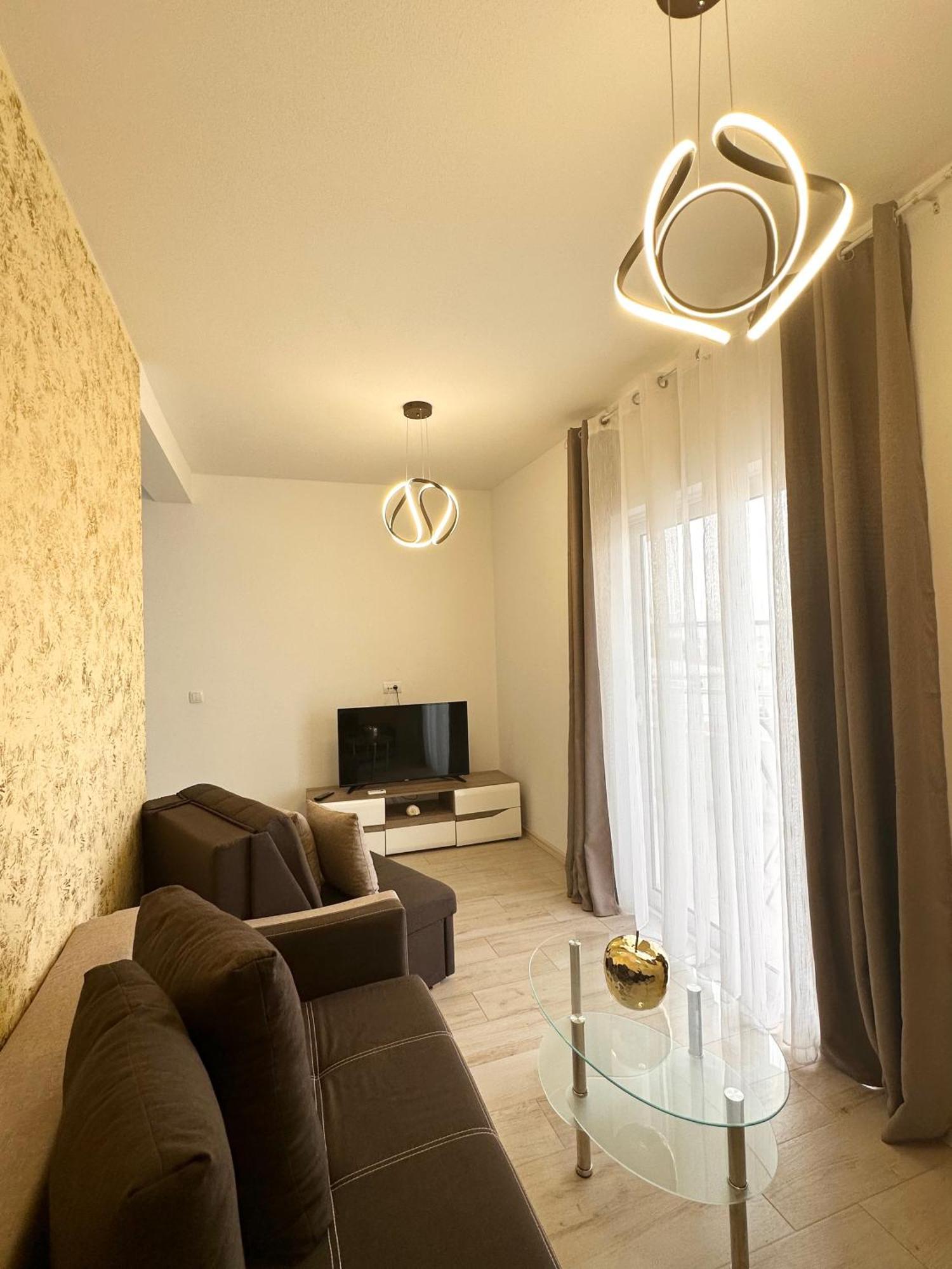 Apartmens Xhenis Lux 乌尔齐尼 外观 照片