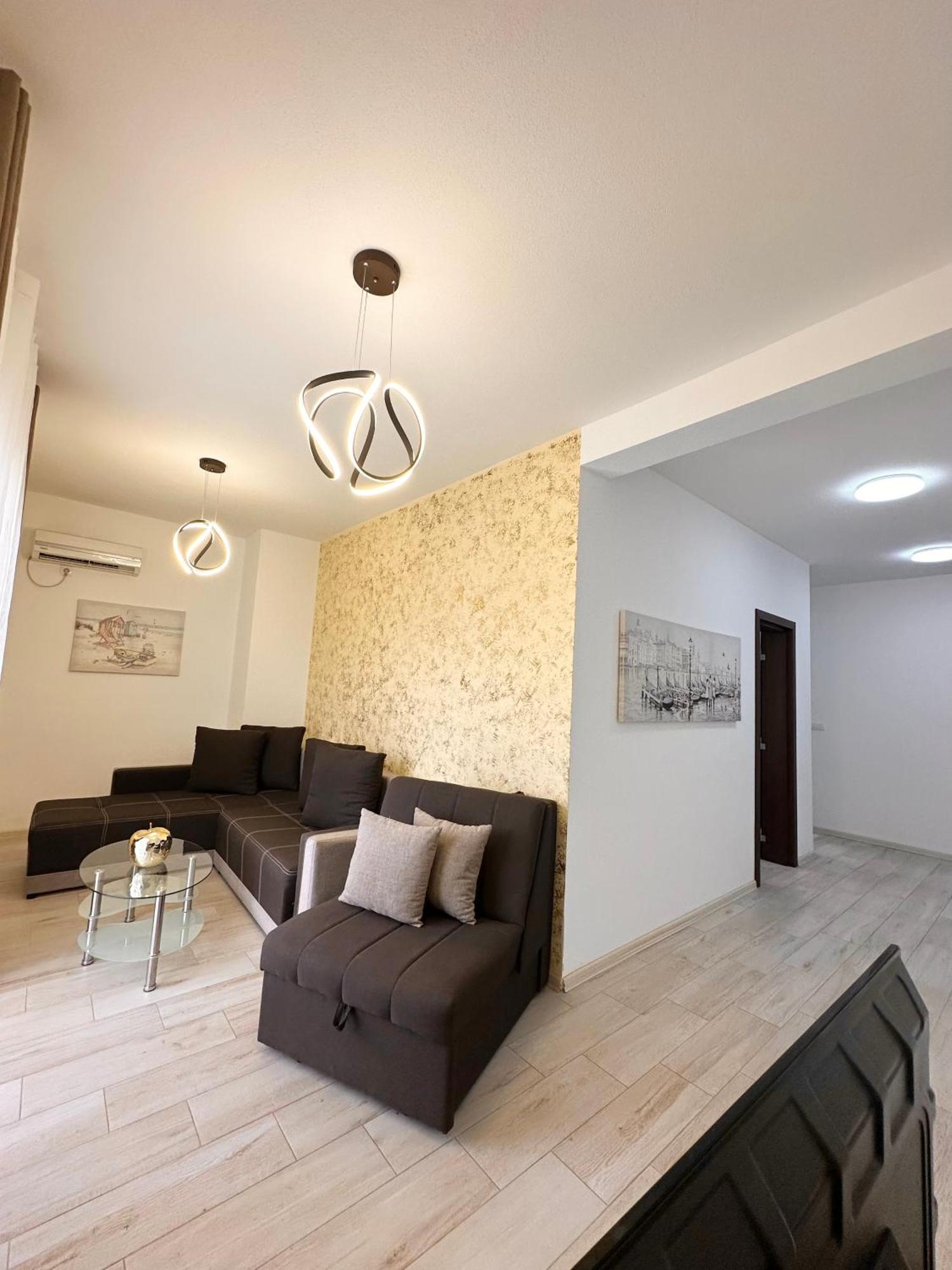 Apartmens Xhenis Lux 乌尔齐尼 外观 照片