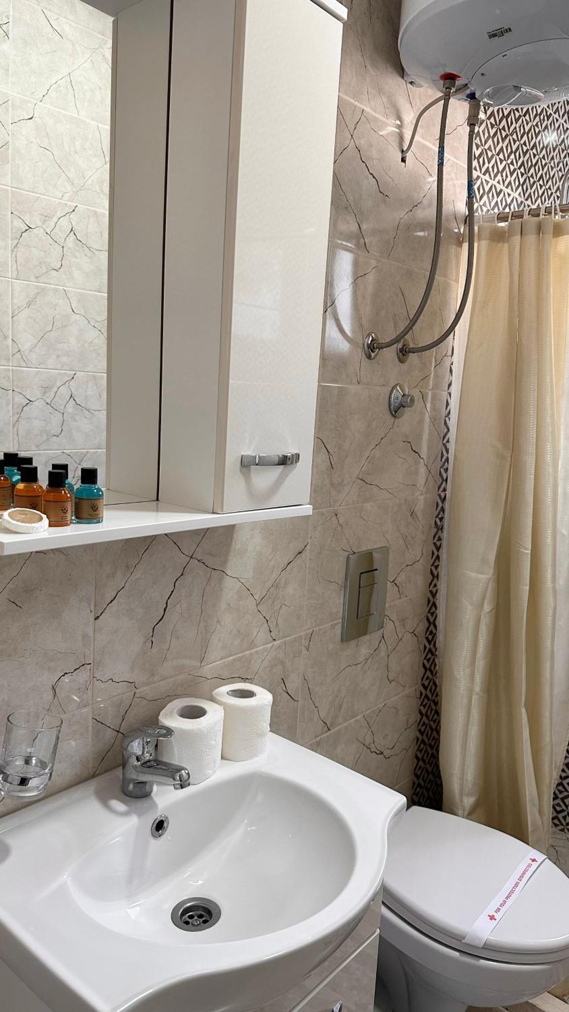 Apartmens Xhenis Lux 乌尔齐尼 外观 照片