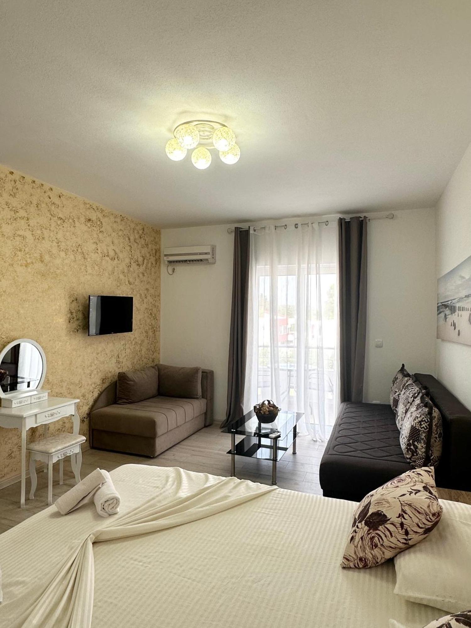 Apartmens Xhenis Lux 乌尔齐尼 外观 照片