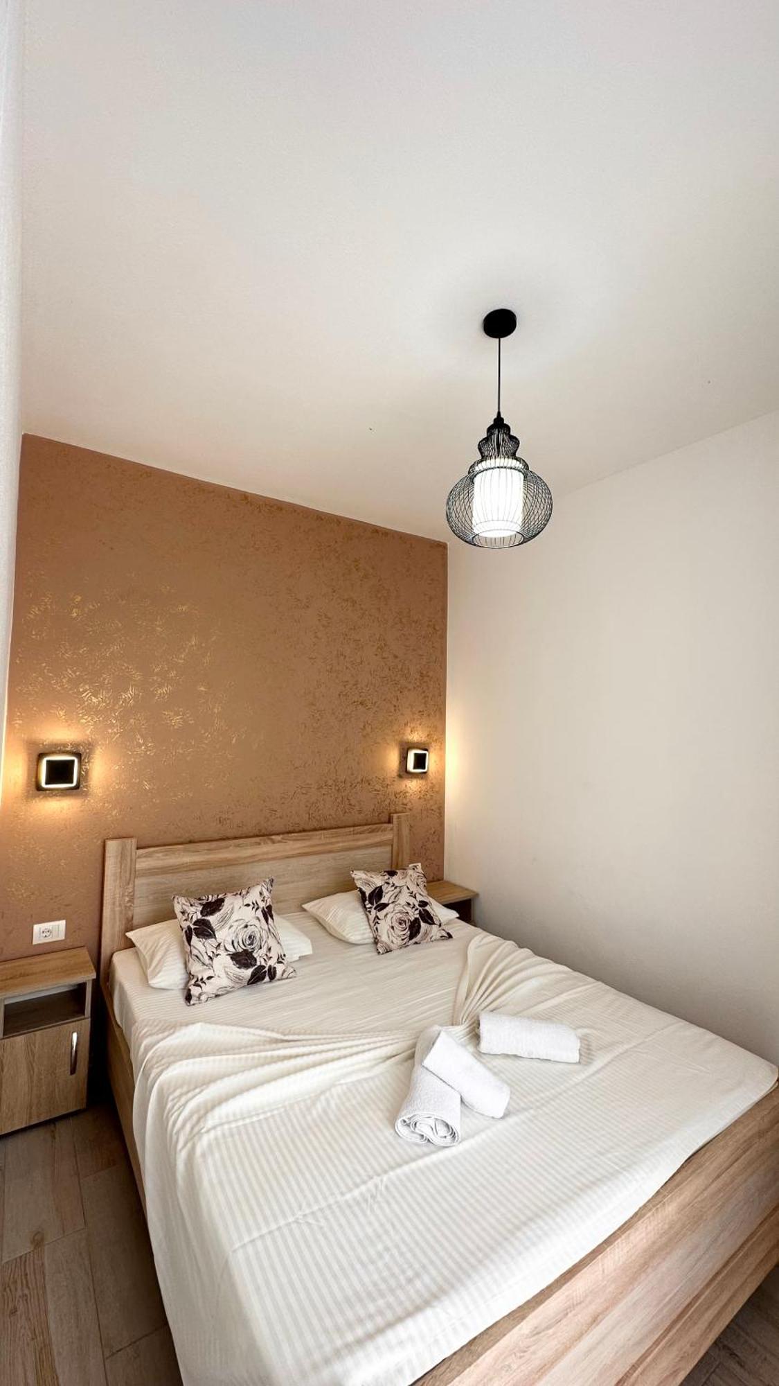 Apartmens Xhenis Lux 乌尔齐尼 外观 照片