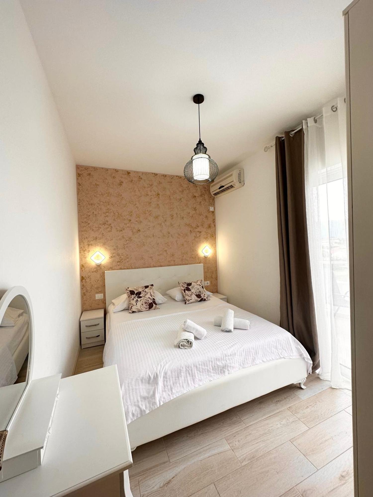 Apartmens Xhenis Lux 乌尔齐尼 外观 照片