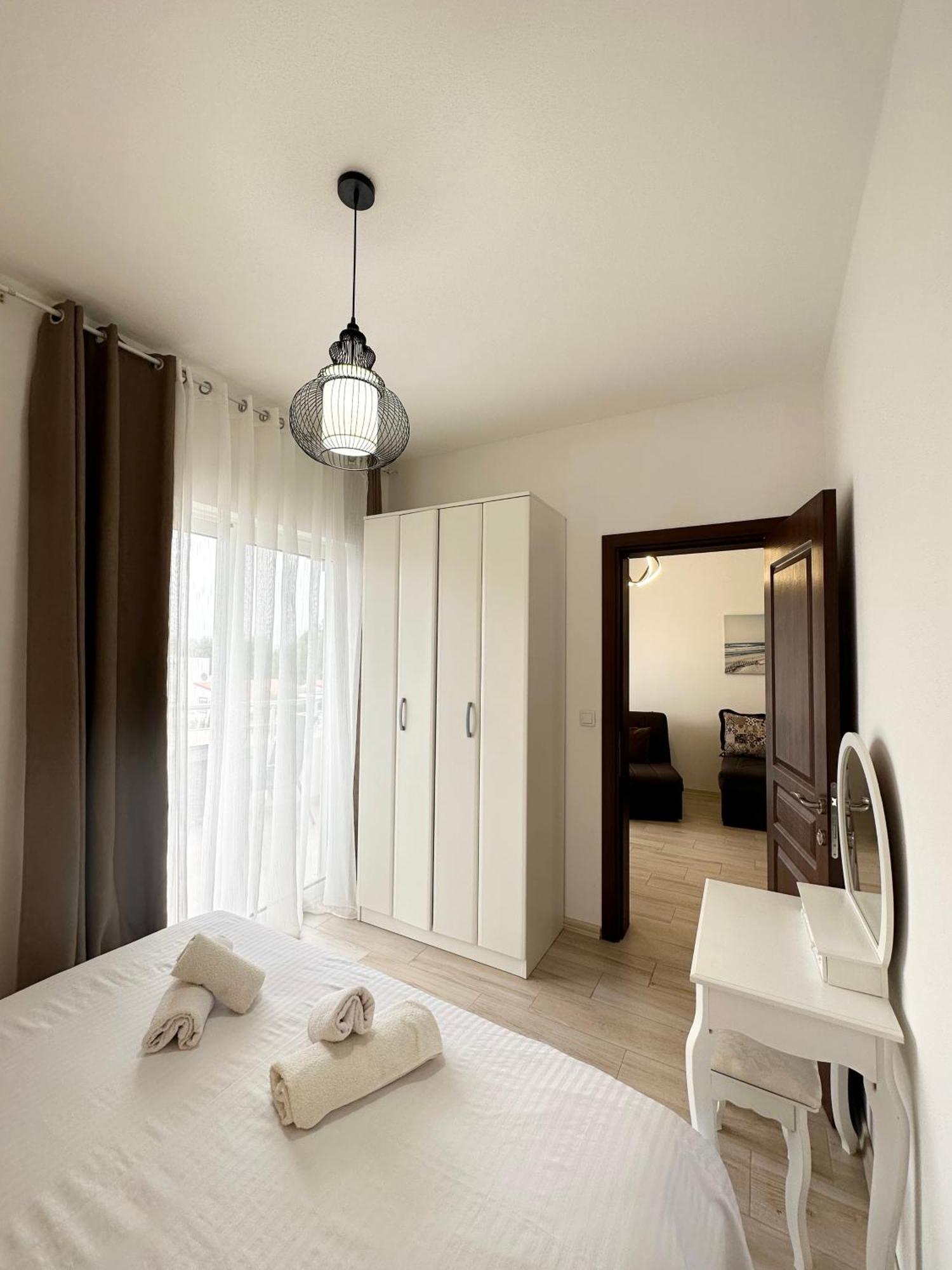 Apartmens Xhenis Lux 乌尔齐尼 外观 照片