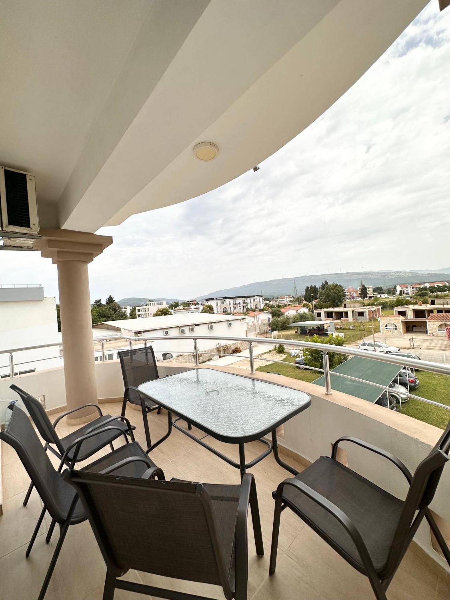 Apartmens Xhenis Lux 乌尔齐尼 外观 照片