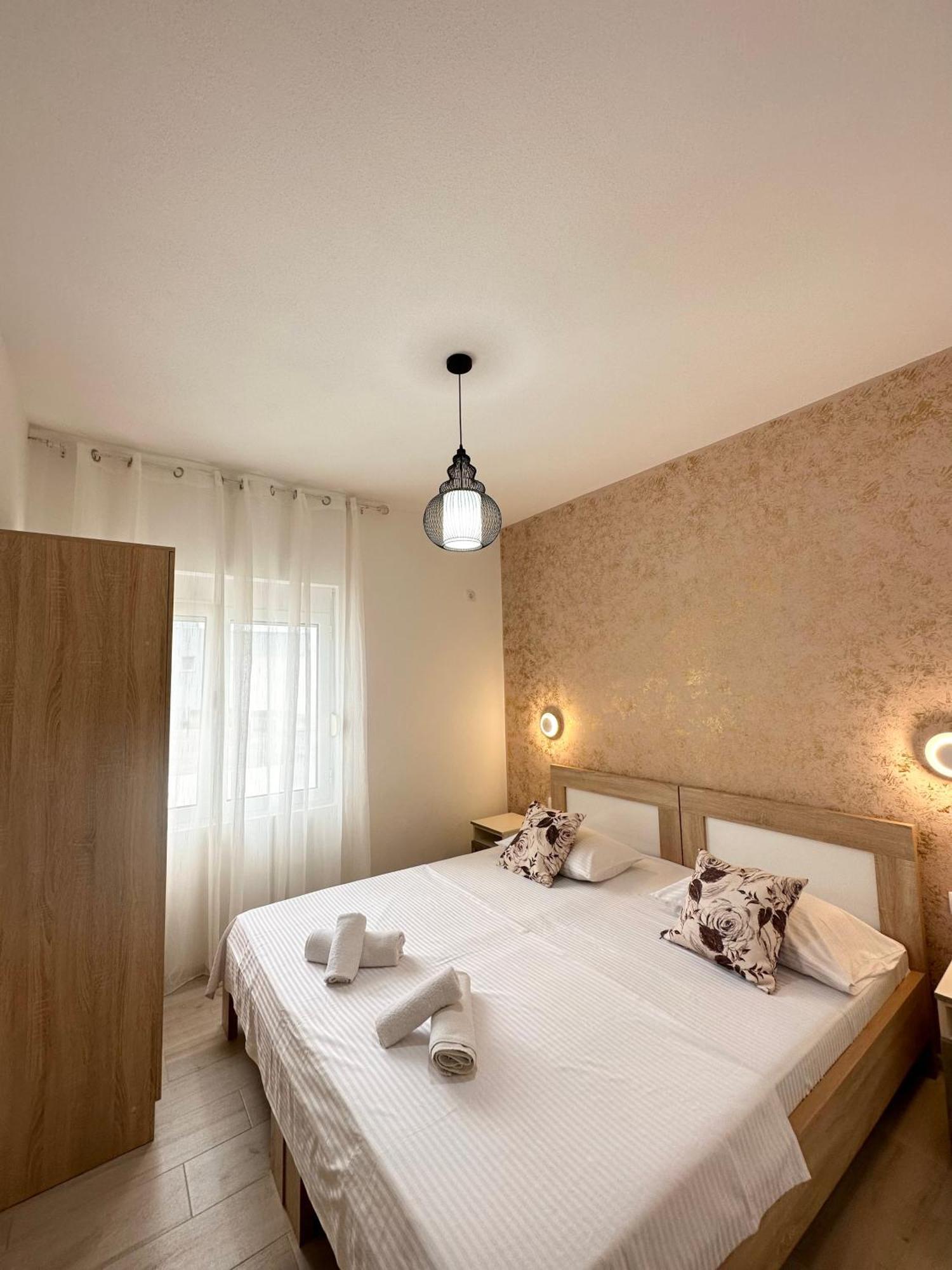 Apartmens Xhenis Lux 乌尔齐尼 外观 照片